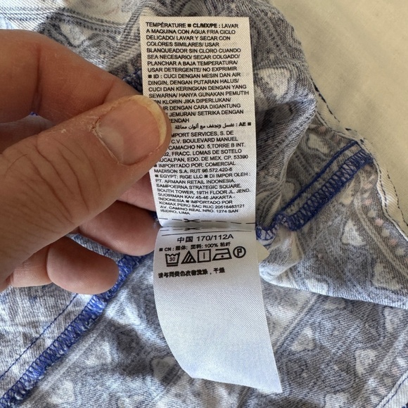 Old Navy Women's Aztec Print Short Sleeve Lace-Up-Yoke V-Neck Tunic Top Blue XL - Picture 8 of 13